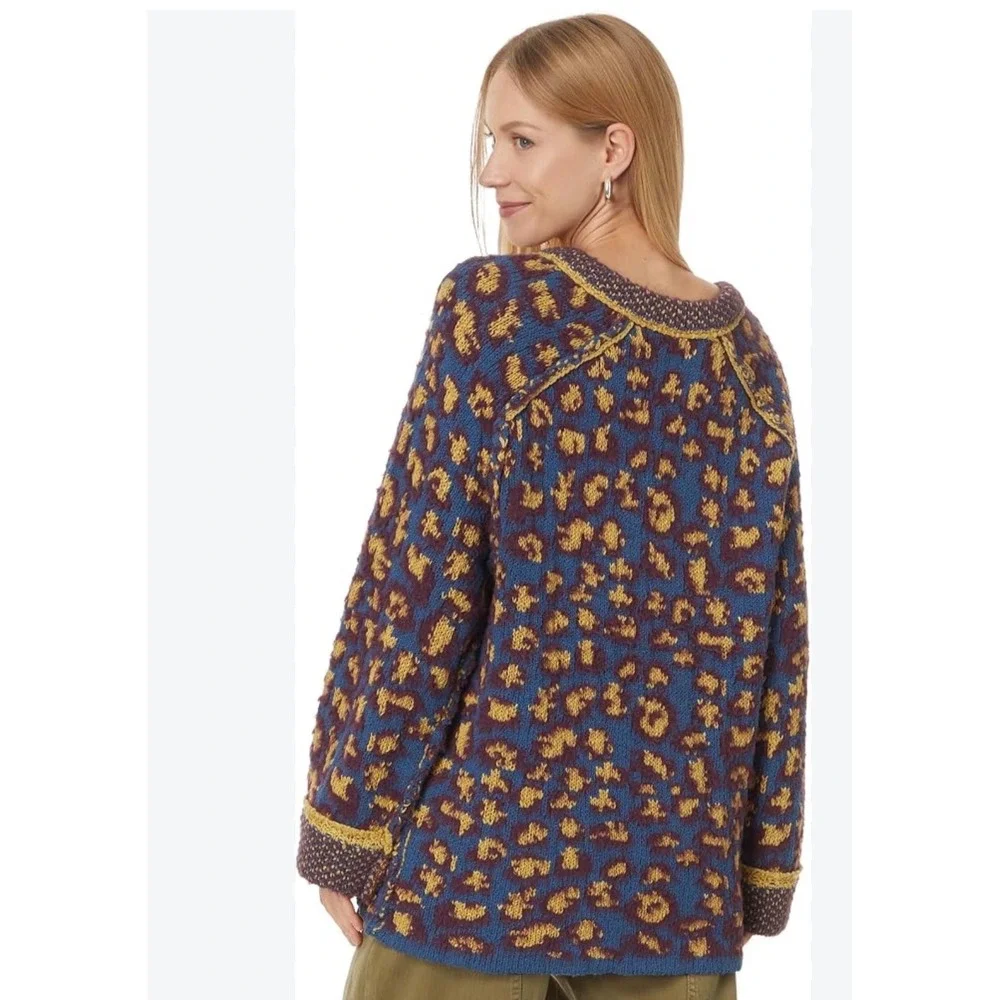 Free People Little Animal Pullover bohemian-inspired women V-neck sweater M NWT